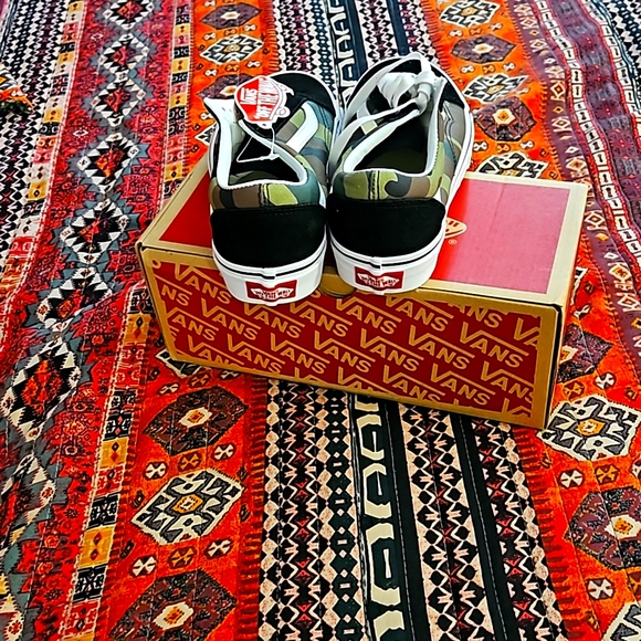 Vans women size 5.5 camouflage style - Picture 2 of 3
